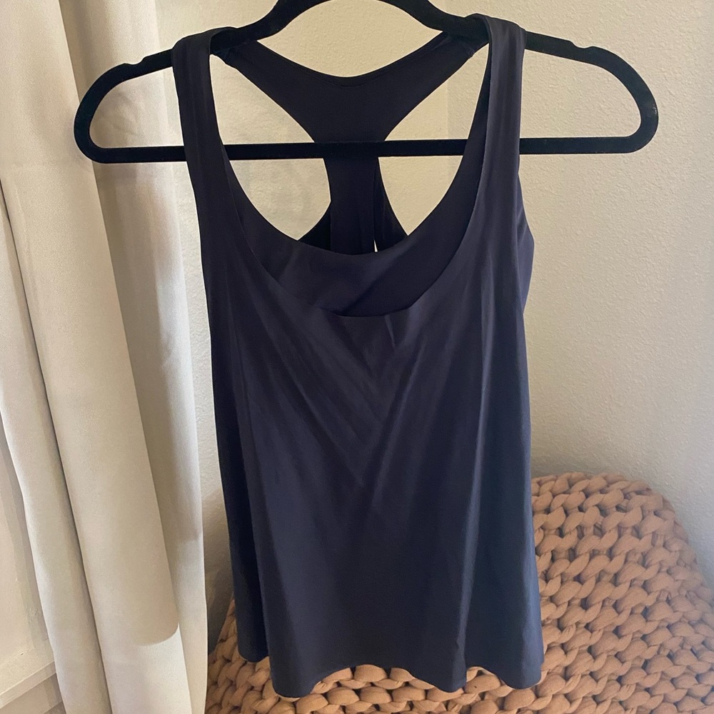 Athleta flowy women’s tank with built in sports bra